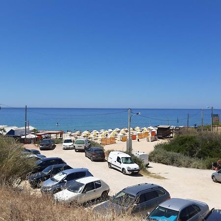 Edificio Praia Mar Sol アルマカオ・デ・ペラ エクステリア 写真